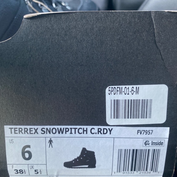 Brand new Adidas Terrence Snowpitch